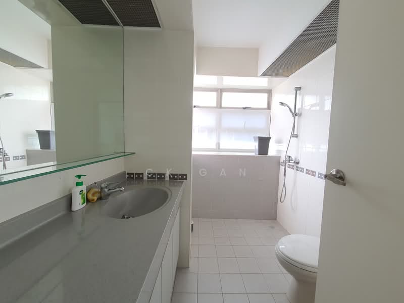 273B Compassvale Link, 273B Compassvale Link, 3 Bedrooms, 969 sqft, HDB Flat For Sale, by CK Gan, 500211962 - Bathroom - PropertyGuru.com.sg