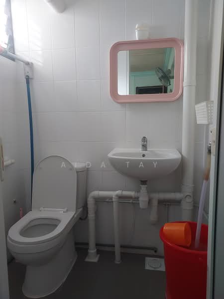 343 Clementi Avenue 5, 343 Clementi Avenue 5, Room Rental, 160 sqft, HDB Flat For Rent, by Aida Tay, 500211966 - Bathroom - PropertyGuru.com.sg