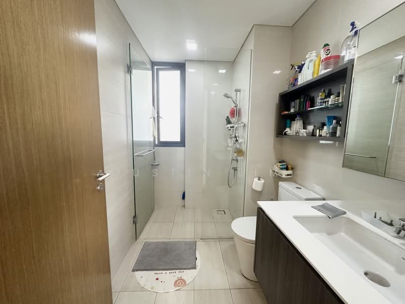 Lakeville, 7 jurong lake link, 3 Bedrooms, 1,141 sqft, Condominium For Sale, by Justin Lim, 500211981 - Bathroom - PropertyGuru.com.sg