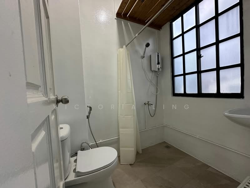 Pin Mansions, 18 Lim Ah Pin Road, Room Rental, 120 sqft, Apartment For Rent, by Victoria Ling, 500211983 - Bathroom - PropertyGuru.com.sg