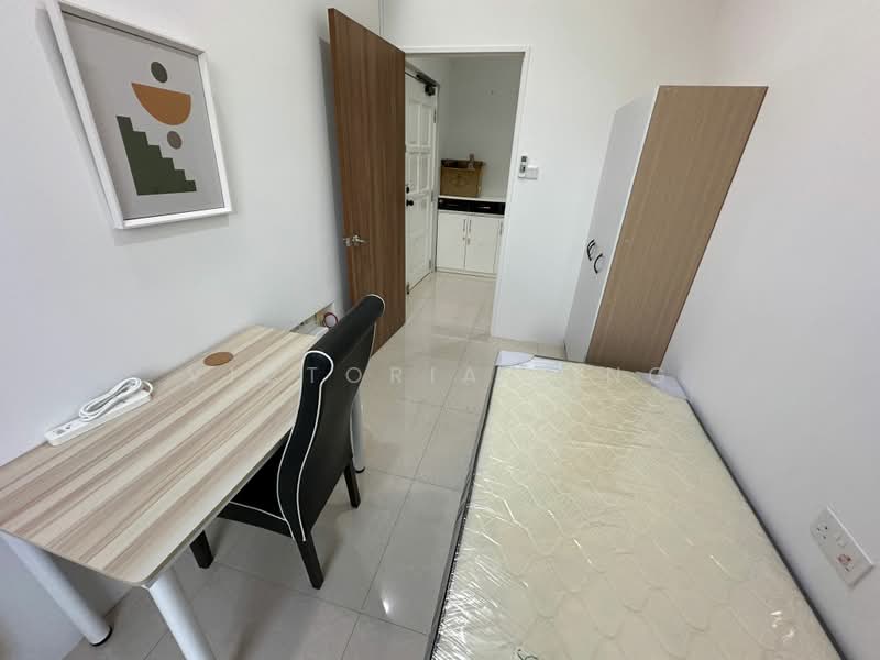 Pin Mansions, 18 Lim Ah Pin Road, Room Rental, 120 sqft, Apartment For Rent, by Victoria Ling, 500211983 - Bedroom - PropertyGuru.com.sg