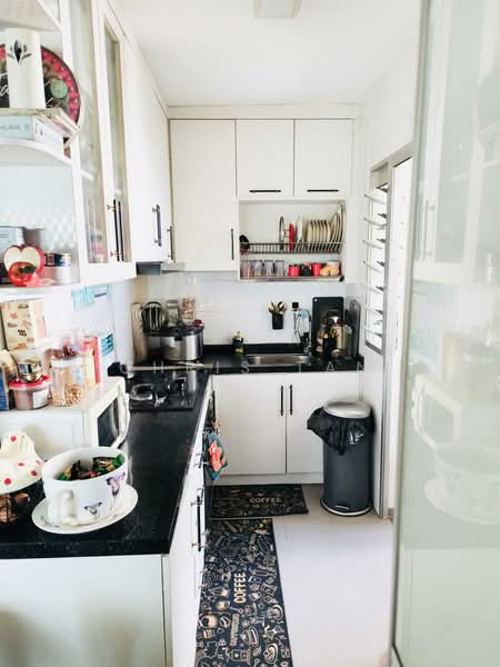 421C Northshore Drive, 421C Northshore Drive, 2 Bedrooms, 731 sqft, HDB Flat For Sale, by Chris Tan, 500211991 - Kitchen - PropertyGuru.com.sg