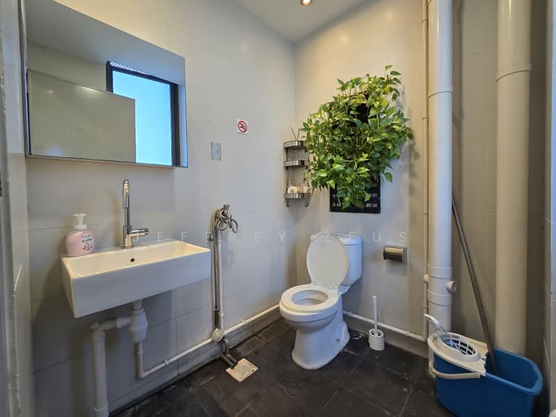 Vertex, 33 Ubi Avenue 3, 120 sqft, Light Industrial (B1) For Rent, by Jeffrey Zeus, 500211996 - Bathroom - CommercialGuru.com.sg