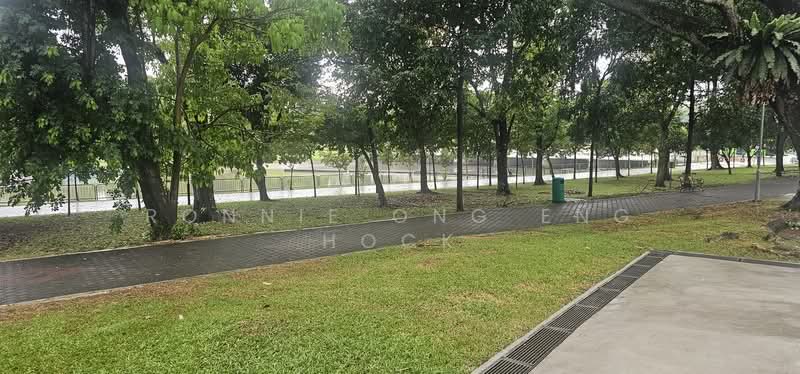Blk 406 Pandan Gardens, Pandan Gardens, Room Rental, 100 sqft, HDB Flat For Rent, by Ronnie Ong Eng Hock, 500212008 - Exterior - PropertyGuru.com.sg