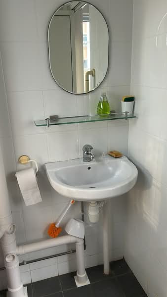 515 Hougang Avenue 10, 515 Hougang Avenue 10, Room Rental, 100 sqft, HDB Flat For Rent, by Linda Cahyadi, 500212013 - Bathroom - PropertyGuru.com.sg