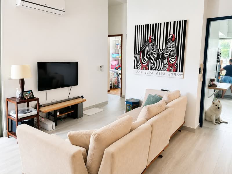 East Coast Residences, 412 Upper East Coast Road, 3 Bedrooms, 1,302 sqft, Condominium For Sale, by Klish Tan, 500212014 - Living Room - PropertyGuru.com.sg
