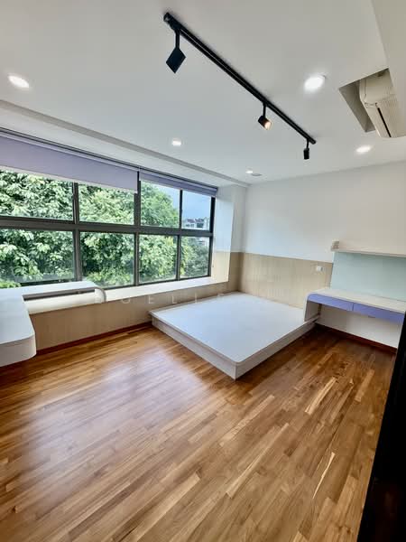 The Springside, Springside Crescent, 6 Bedrooms, 1,663 sqft, Terraced House For Rent, by Joelle Ng, 500212018 - Bedroom - PropertyGuru.com.sg