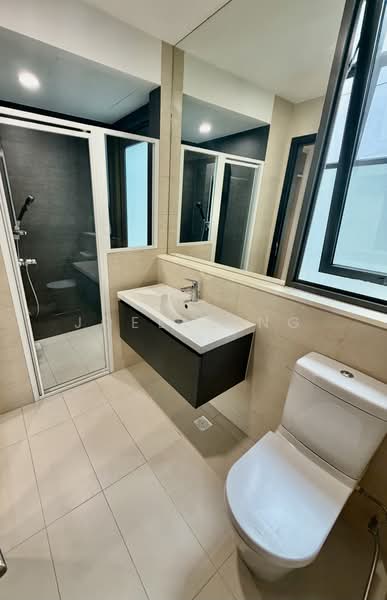 The Springside, Springside Crescent, 6 Bedrooms, 1,663 sqft, Terraced House For Rent, by Joelle Ng, 500212018 - Bathroom - PropertyGuru.com.sg