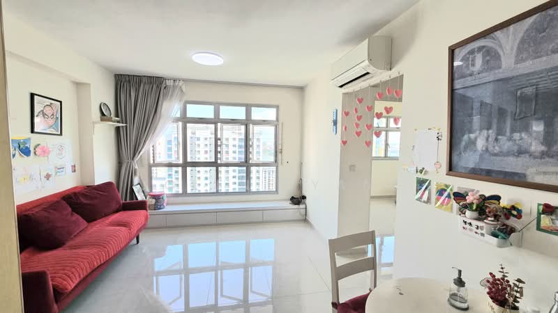 20 Teban Gardens Road, 20 Teban Gardens Road, 2 Bedrooms, 775 sqft, HDB Flat For Sale, by Jolene Yang, 500212024 - Living Room - PropertyGuru.com.sg