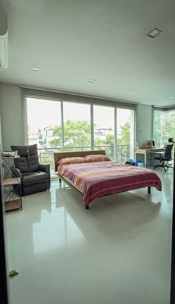 3-storey Bungalow Corner plot cul-de-sac, Wareham Road, Crescent Road, Parkstone Road, Poole Road, Wilkinson Road, Broadrick Road, Mayfield Avenue, 7 Bedrooms, 8,500 sqft, Bungalow House For Sale, by Daniel Lee, 500212026 - Bedroom - PropertyGuru.com.sg