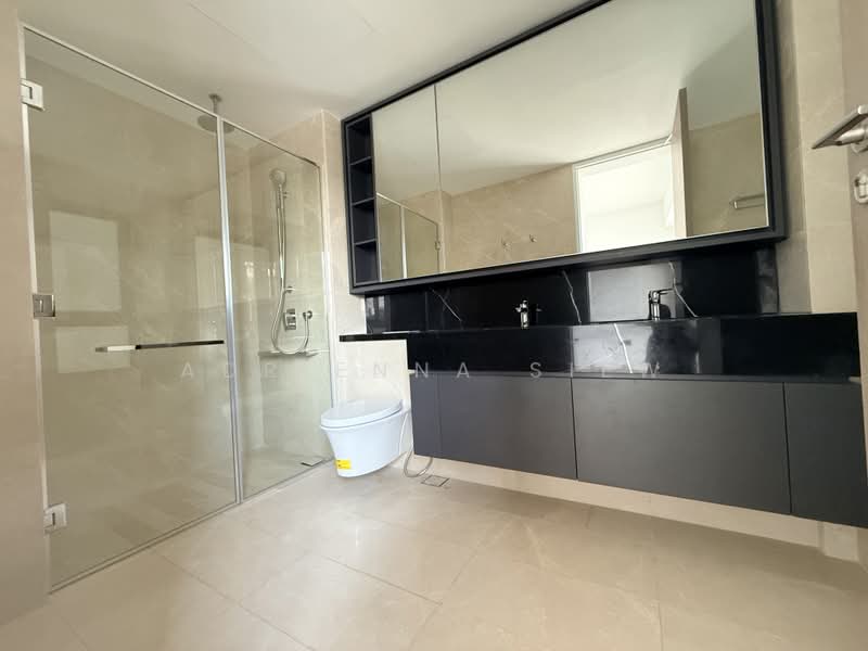 Pollen Collection, Pollen View Off Nim Road, 5 Bedrooms, 4,101 sqft, Terraced House For Rent, by Adrienna Siew, 500212028 - Bathroom - PropertyGuru.com.sg