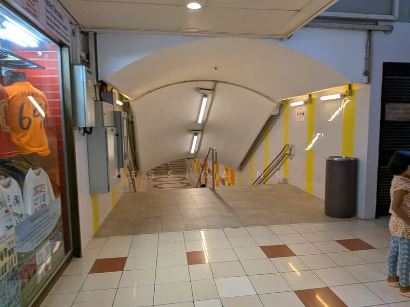 Peninsula Shopping Centre, 3 Coleman Street, 592 sqft, Other Retail For Sale, by Jessica Ng, 500212029 - Interior - CommercialGuru.com.sg