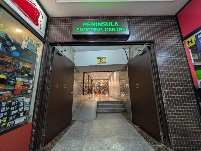 Peninsula Shopping Centre, 3 Coleman Street, 592 sqft, Other Retail For Sale, by Jessica Ng, 500212029 - Basement link to Peninsula Shopping Ctr - CommercialGuru.com.sg