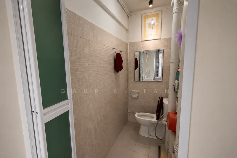 C.H.E.A.P | Rennovated | 2 MRTs | High Floor | D5 | All Race Eligible, Commonwealth Drive / Commonwealth Crescent / Commonwealth Close, 2 Bedrooms, 678 sqft, HDB Flat For Sale, by Gabriel Tan, 500212052 - Bathroom - PropertyGuru.com.sg