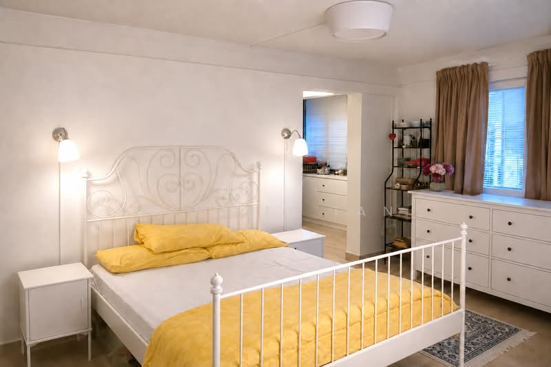 C.H.E.A.P | Rennovated | 2 MRTs | High Floor | D5 | All Race Eligible, Commonwealth Drive / Commonwealth Crescent / Commonwealth Close, 2 Bedrooms, 678 sqft, HDB Flat For Sale, by Gabriel Tan, 500212052 - Master Bedroom - PropertyGuru.com.sg