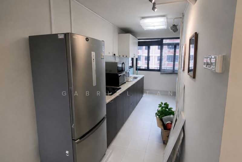 C.H.E.A.P | Rennovated | 2 MRTs | High Floor | D5 | All Race Eligible, Commonwealth Drive / Commonwealth Crescent / Commonwealth Close, 2 Bedrooms, 678 sqft, HDB Flat For Sale, by Gabriel Tan, 500212052 - Kitchen - PropertyGuru.com.sg