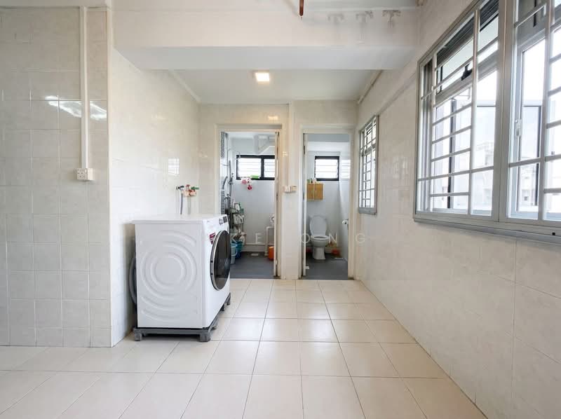 109 Bukit Batok West Avenue 6, 109 Bukit Batok West Avenue 6, 2 Bedrooms, 753 sqft, HDB Flat For Sale, by Jake Ong, 500212054 - Bathroom - PropertyGuru.com.sg