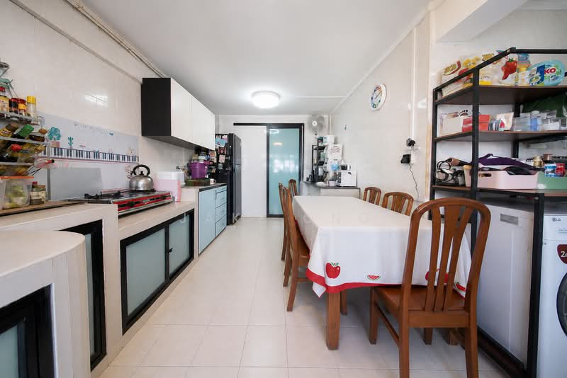 109 Bukit Batok West Avenue 6, 109 Bukit Batok West Avenue 6, 2 Bedrooms, 753 sqft, HDB Flat For Sale, by Jake Ong, 500212054 - Kitchen - PropertyGuru.com.sg