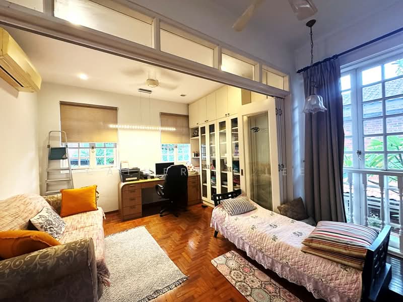 ★Eminence Landed★ Charming Colonial Semi-D @ THOMSON HILLS ESTATE, Thomson Hill Drive, Thomson Green, Thomson View, Thomson Heights, 5 Bedrooms, 4,500 sqft, Semi-Detached House For Sale, by Catherine Lee, 500212067 - Study - PropertyGuru.com.sg