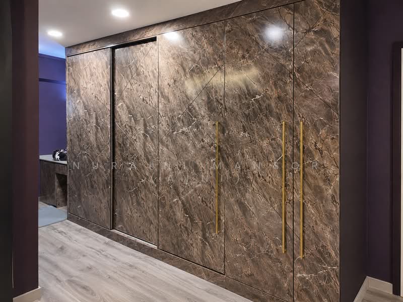 232 Tampines Street 21, 232 Tampines Street 21, 3 Bedrooms, 1,302 sqft, HDB Flat For Sale, by Nuraini Mansor (Aini), 500212072 - Walk-in Wardrobe - PropertyGuru.com.sg