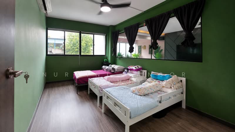 232 Tampines Street 21, 232 Tampines Street 21, 3 Bedrooms, 1,302 sqft, HDB Flat For Sale, by Nuraini Mansor (Aini), 500212072 - Bedroom 1 - PropertyGuru.com.sg