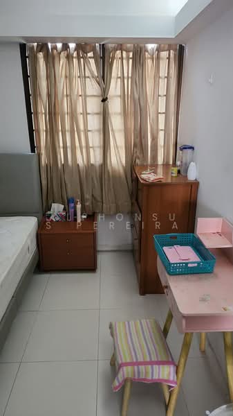 327 Ubi Avenue 1, 327 Ubi Avenue 1, Room Rental, 210 sqft, HDB Flat For Rent, by Alphonsus Pereira, 500212076 - Bedroom - PropertyGuru.com.sg