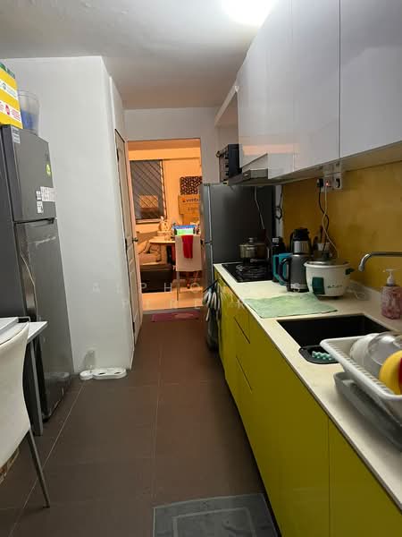 327 Ubi Avenue 1, 327 Ubi Avenue 1, Room Rental, 210 sqft, HDB Flat For Rent, by Alphonsus Pereira, 500212076 - Kitchen - PropertyGuru.com.sg