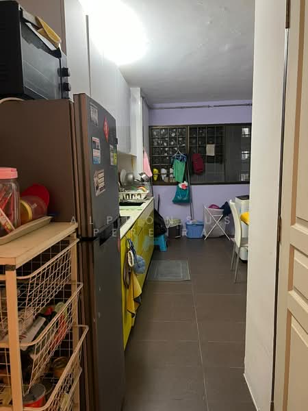 327 Ubi Avenue 1, 327 Ubi Avenue 1, Room Rental, 210 sqft, HDB Flat For Rent, by Alphonsus Pereira, 500212076 - Kitchen - PropertyGuru.com.sg