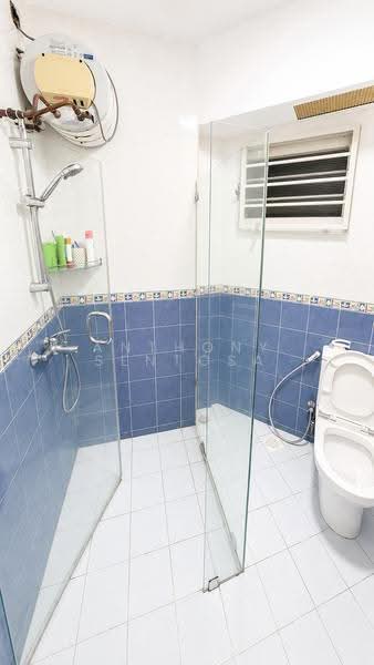 298 Punggol Central, 298 Punggol Central, Hougang / Punggol / Sengkang, Room Rental, 120 sqft, HDB Flat For Rent, by Anthony Sentosa, 500212078 - Bathroom - PropertyGuru.com.sg