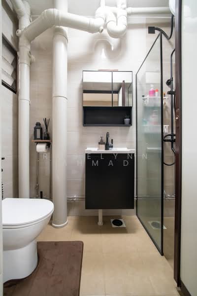 275D Jurong West Street 25, 275D Jurong West Street 25, 3 Bedrooms, 1,195 sqft, HDB Flat For Sale, by Roselynn Ahmad, 500212080 - Bathroom - PropertyGuru.com.sg