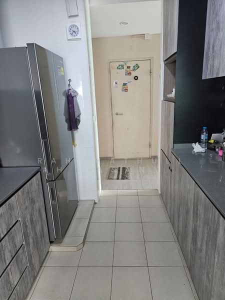 122A Punggol Edge, 122A Edgedale Plains, 3 Bedrooms, 1,001 sqft, HDB Flat For Sale, by Rahamathullah Hasan Ali Akbar, 500212088 - Kitchen - PropertyGuru.com.sg