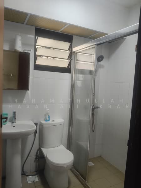 122A Punggol Edge, 122A Edgedale Plains, Hougang / Punggol / Sengkang, 3 Bedrooms, 1,001 sqft, HDB Flat For Sale, by Rahamathullah Hasan Ali Akbar, 500212088 - Bathroom - PropertyGuru.com.sg