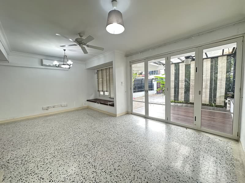Kasai Road, Kasai Road, 3 Bedrooms, 2,000 sqft, Terraced House For Rent, by Nicole Chia, 500212092 - Living Room - PropertyGuru.com.sg