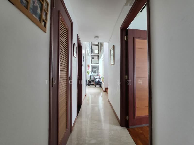 Yishun Sapphire, 42 Canberra Drive, 4 Bedrooms, 2,100 sqft, Condominium For Sale, by TJ Choo 朱芸苇, 500212104 - Corridor - PropertyGuru.com.sg