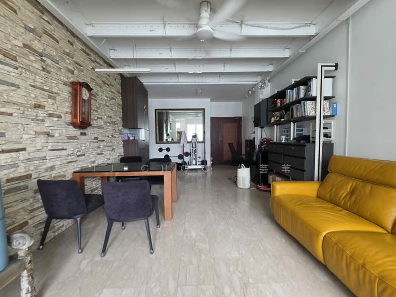 Yishun Sapphire, 42 Canberra Drive, 4 Bedrooms, 2,100 sqft, Condominium For Sale, by TJ Choo 朱芸苇, 500212104 - Living Room - PropertyGuru.com.sg