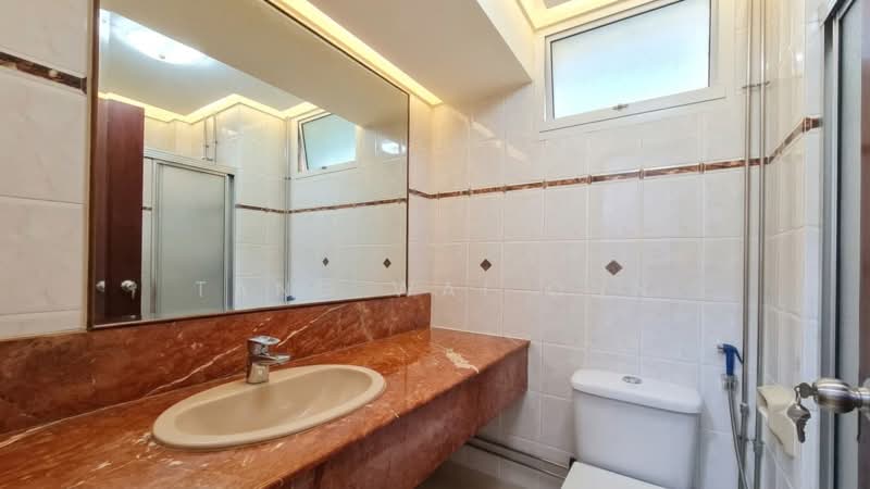 Parkshore, 201 Tanjong Rhu Road, 4 Bedrooms, 2,325 sqft, Condominium For Rent, by Tang Wai Onn, 500212116 - Bathroom - PropertyGuru.com.sg