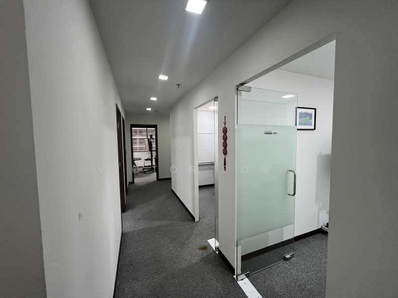 International Plaza, 10 Anson Road, 936 sqft, Office For Rent, by Victor Song, 500212125 - Corridor - CommercialGuru.com.sg
