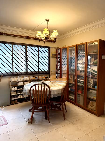 352 Yishun Ring Road, 352 Yishun Ring Road, 3 Bedrooms, 1,572 sqft, HDB Flat For Sale, by Rebecca Ang, 500212132 - Dining Room - PropertyGuru.com.sg