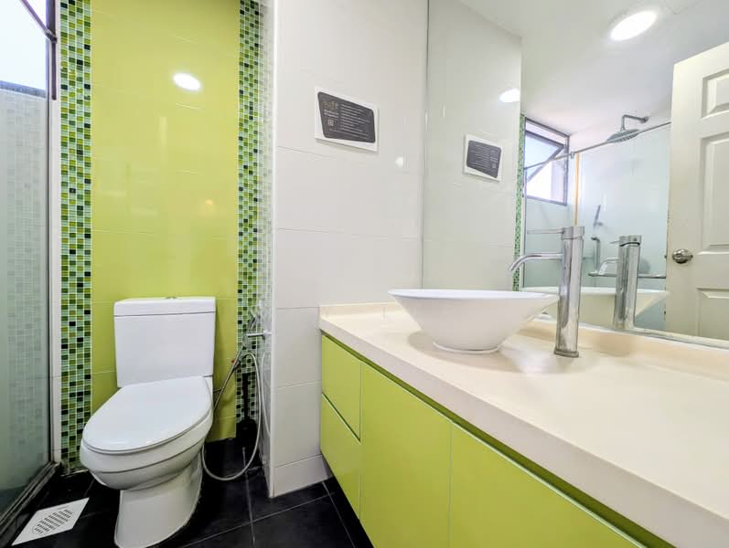 Parc Oasis, 43 Jurong East Avenue 1, 3 Bedrooms, 1,227 sqft, Condominium For Sale, by Ray Lee, 500212137 - Bathroom - PropertyGuru.com.sg