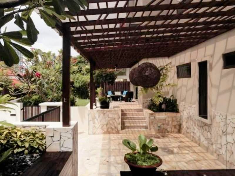 🌟TIMELESS BUNGALOW IN SIGLAP'S GOLDEN MILE💕, 1 TO 2 KM TO TAO NAN, 1 KM TO ST. STEPHEN' SCHOOLS, 5 Bedrooms, 4,600 sqft, Bungalow House For Sale, by Benjamin Soh, 500212145 - Exterior - PropertyGuru.com.sg