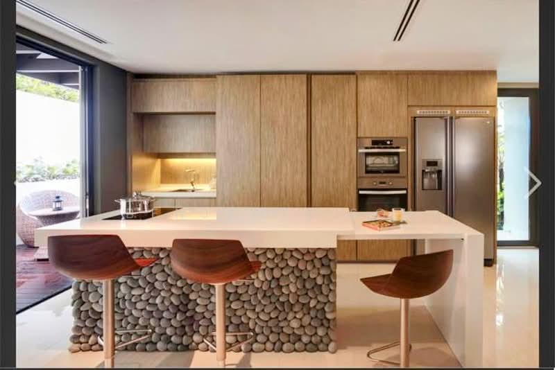 🌟TIMELESS BUNGALOW IN SIGLAP'S GOLDEN MILE💕, 1 TO 2 KM TO TAO NAN, 1 KM TO ST. STEPHEN' SCHOOLS, 5 Bedrooms, 4,600 sqft, Bungalow House For Sale, by Benjamin Soh, 500212145 - Kitchen - PropertyGuru.com.sg