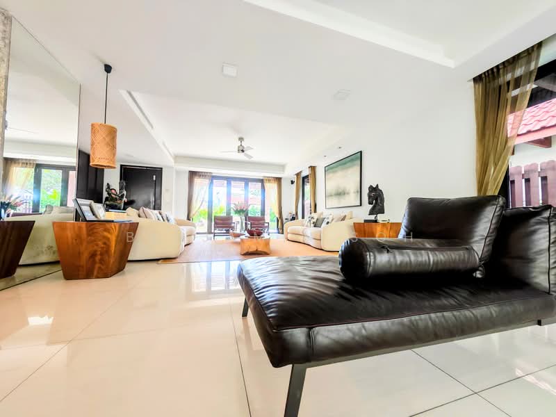 🌟TIMELESS BUNGALOW IN SIGLAP'S GOLDEN MILE💕, 1 TO 2 KM TO TAO NAN, 1 KM TO ST. STEPHEN' SCHOOLS, 5 Bedrooms, 4,600 sqft, Bungalow House For Sale, by Benjamin Soh, 500212145 - Living Room - PropertyGuru.com.sg
