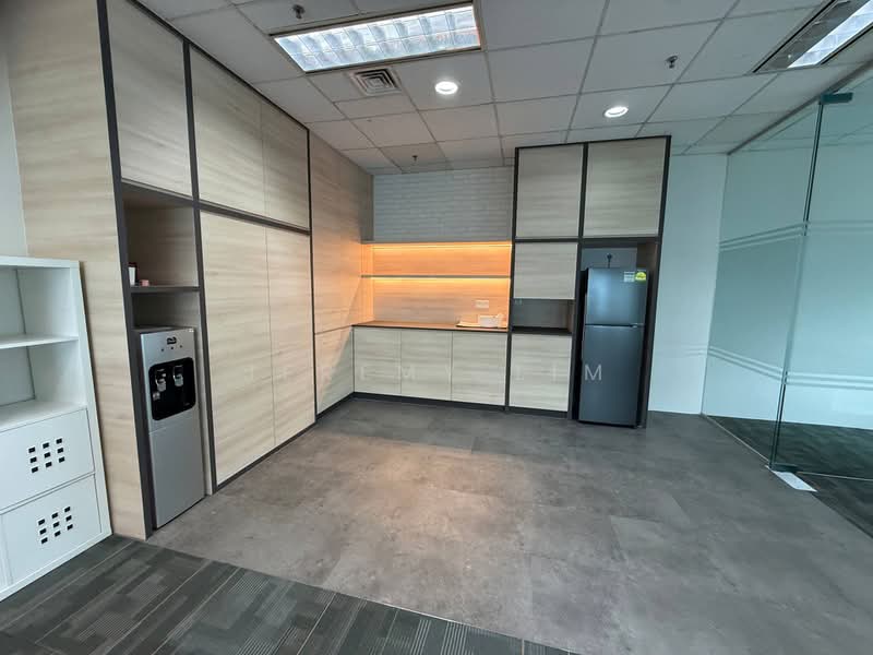 Suntec City Tower, 8 Temasek Boulevard, 1,421 sqft, Office For Rent, by Jeremy Lim, 500212146 - Kitchen - CommercialGuru.com.sg
