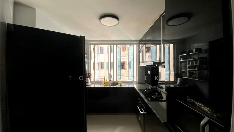 Northoaks, 26 Woodlands Cresent, 3 Bedrooms, 1,249 sqft, Condominium For Sale, by Tony Kwek, 500212150 - Kitchen - PropertyGuru.com.sg