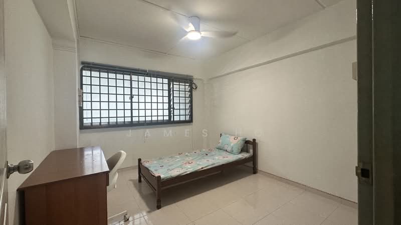 412 Choa Chu Kang Avenue 3, 412 Choa Chu Kang Avenue 3, Room Rental, 200 sqft, HDB Flat For Rent, by James Ho, 500212156 - Bedroom - PropertyGuru.com.sg