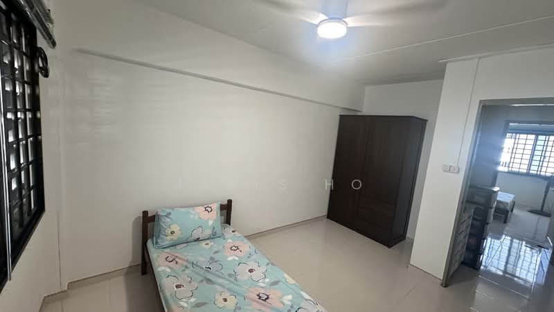 412 Choa Chu Kang Avenue 3, 412 Choa Chu Kang Avenue 3, Room Rental, 200 sqft, HDB Flat For Rent, by James Ho, 500212156 - Bedroom - PropertyGuru.com.sg