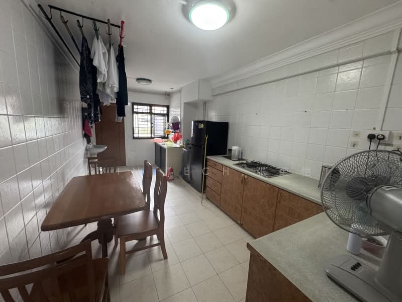643 Ang Mo Kio Avenue 5, 643 Ang Mo Kio Avenue 5, Room Rental, 110 sqft, HDB Flat For Rent, by Avin Tech 张荣恺, 500212166 - Kitchen - PropertyGuru.com.sg