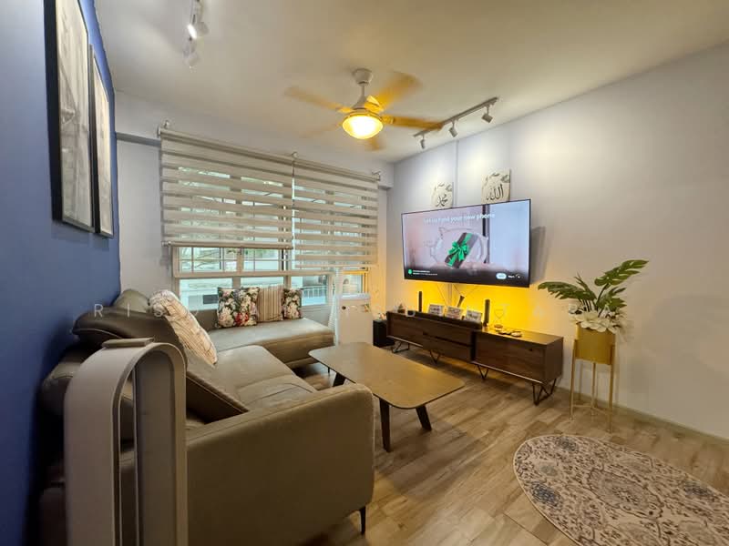 453D Fernvale Road, 453D Fernvale Road, 3 Bedrooms, 990 sqft, HDB Flat For Sale, by Risdian Isbintara, 500212169 - Living Room - PropertyGuru.com.sg