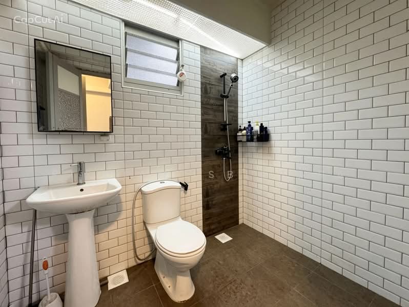 453D Fernvale Road, 453D Fernvale Road, 3 Bedrooms, 990 sqft, HDB Flat For Sale, by Risdian Isbintara, 500212169 - Bathroom - PropertyGuru.com.sg