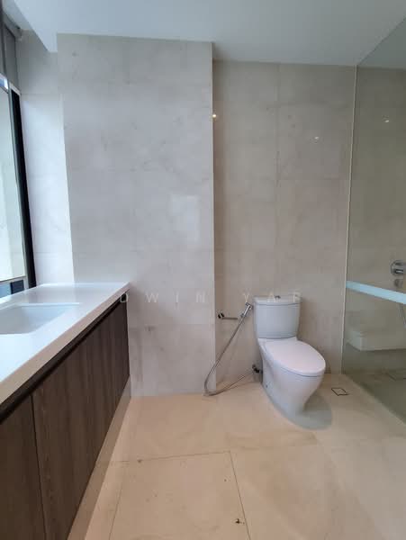 The Scotts Tower, 38 Scotts Road, 2 Bedrooms, 872 sqft, Condominium For Rent, by Edwin Yap, 500212195 - Bathroom - PropertyGuru.com.sg